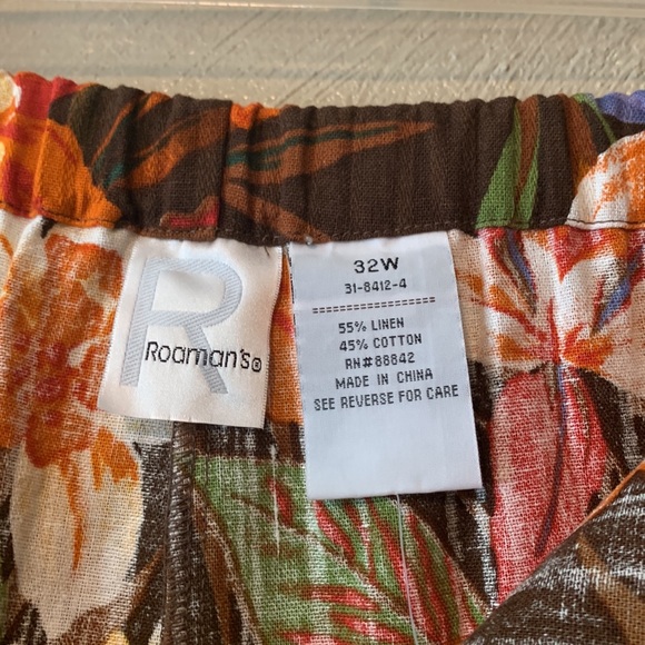 Roaman’s size 32W brown floral Capri - Picture 3 of 3